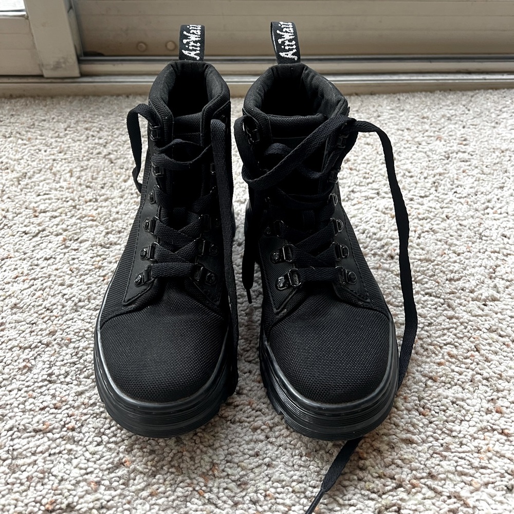 Dr. Marten Combs W Combat Boot